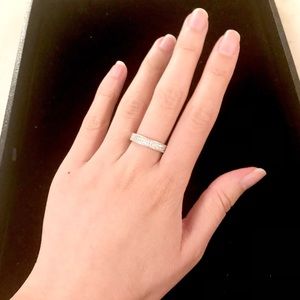 NEW YORK CITY BOUTIQUE | 925 Sterling Silver Cubic Zirc. -Size 6 Approx.